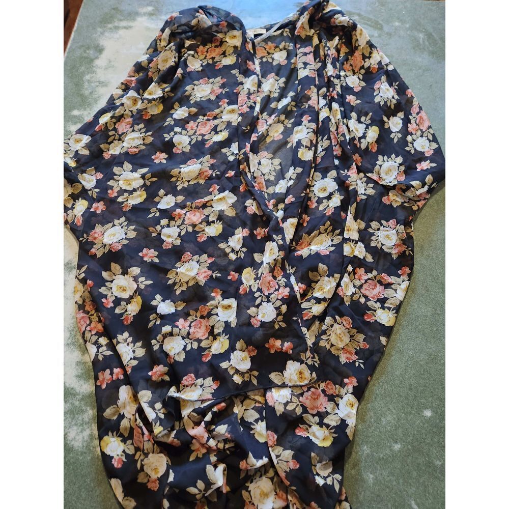 Daniel Rainn black rose floral lightweight kimono sz XS/S